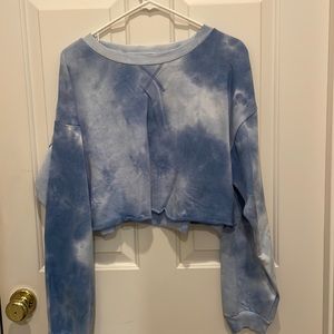 princess polly cropped crew neck. blue and white tie never worn